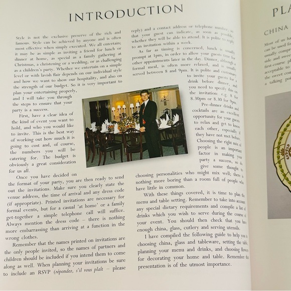 In The Royal Manner Paul Burrell Hardcover Book - Picture 3 of 16